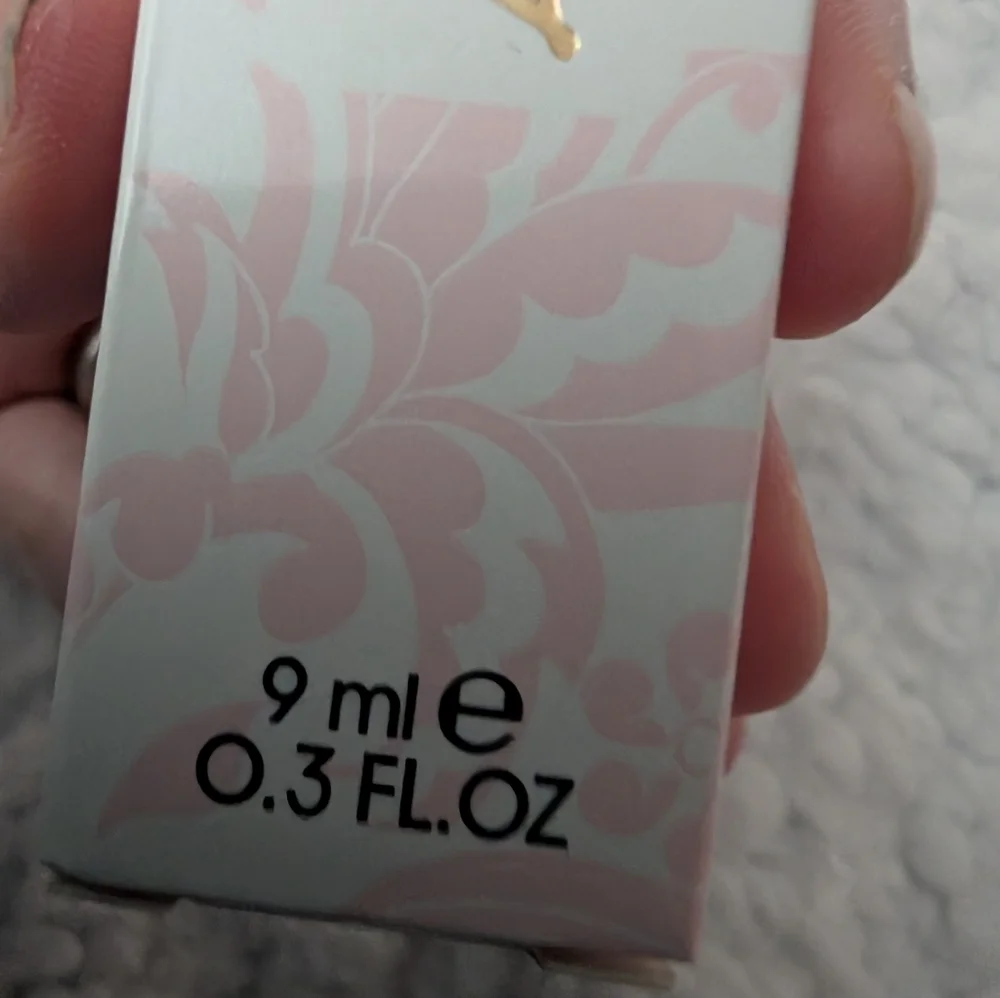 New Yara Curling Mascara - Pink